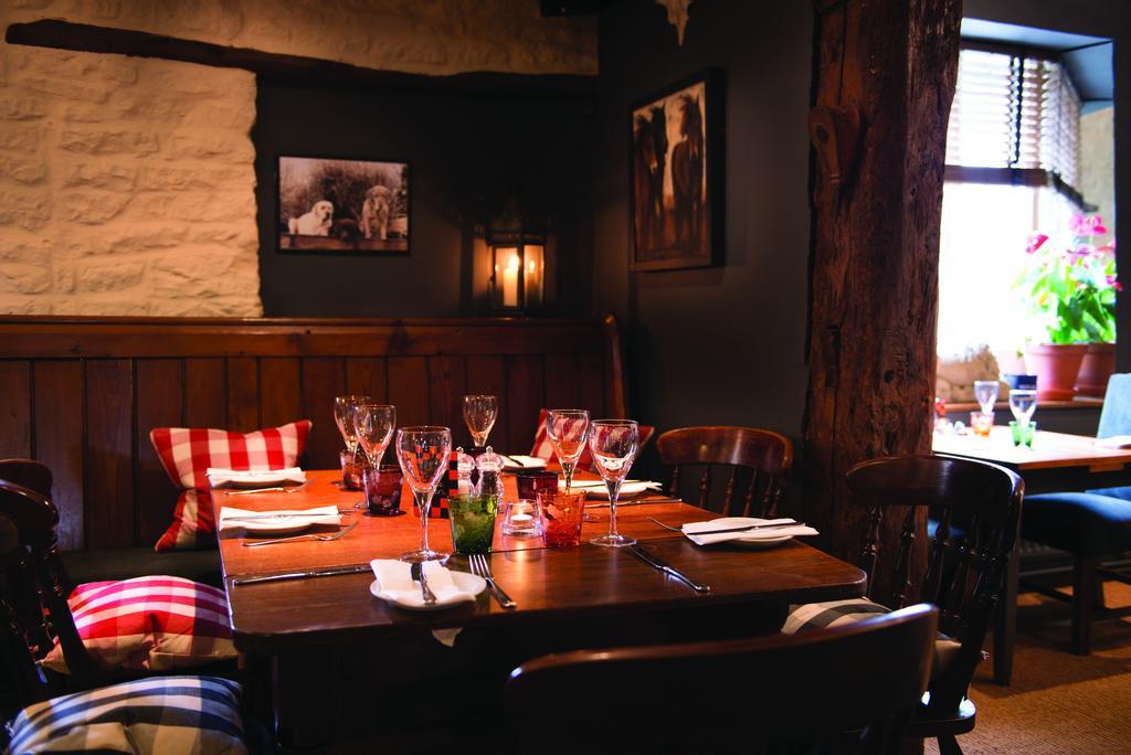 The Red Lion Inn Long Compton Exterior photo