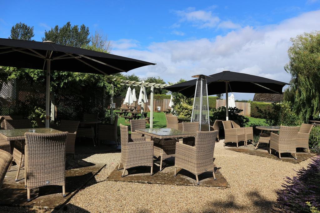 The Red Lion Inn Long Compton Exterior photo