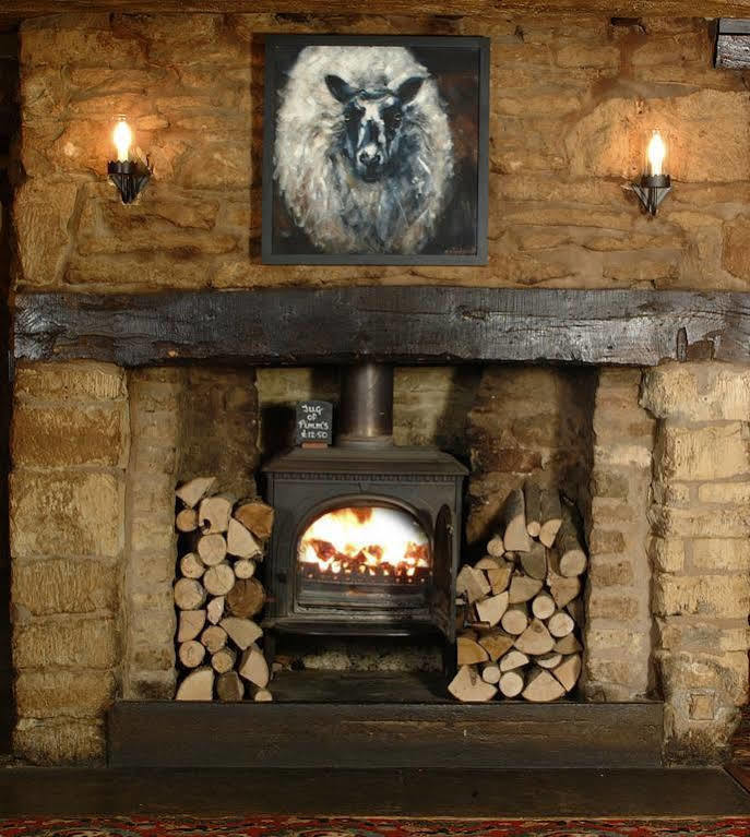 The Red Lion Inn Long Compton Exterior photo