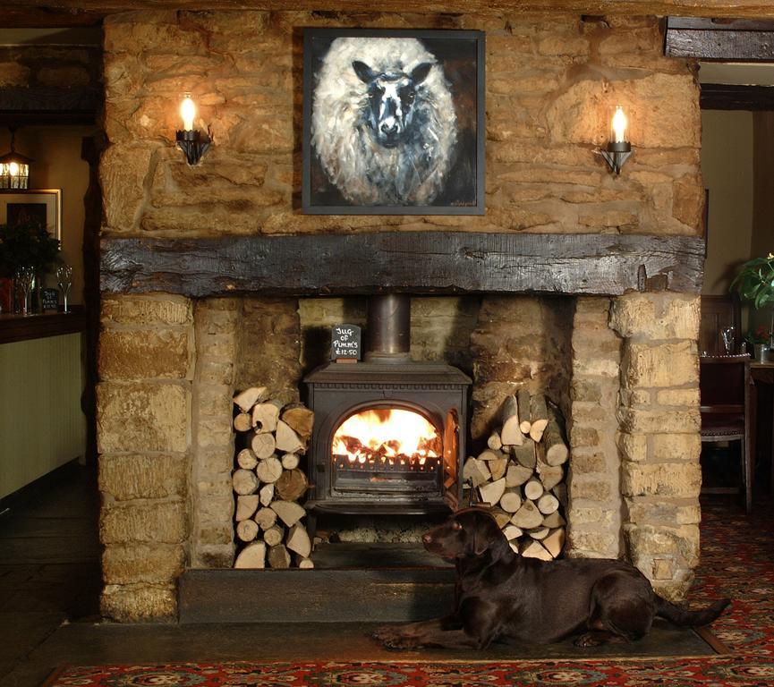 The Red Lion Inn Long Compton Exterior photo